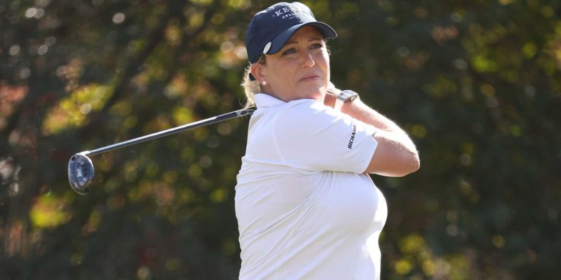 women female golf players